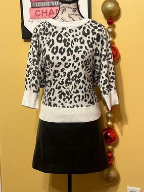 XOXO Black Leopard Print blouse with White Base  glitter women size m